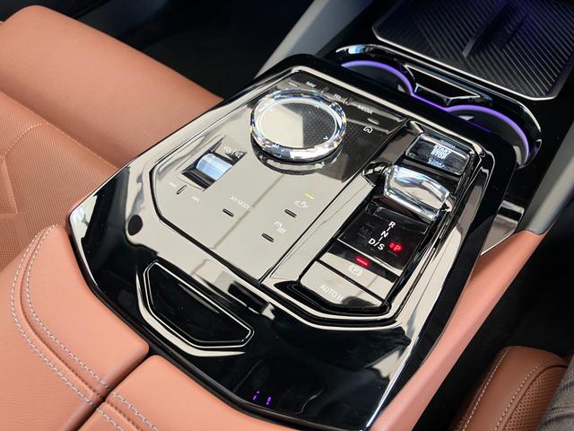 ５シリーズ ５２３ｄ　ｘＤｒｉｖｅツーリング　エクスクルーシブ　認定中古車　元試乗車　サンルーフ　ＡＣＣ　２０ＡＷ　黒本革シート　ｈａｒｍａｎ／ｋａｒｄｏｎスピーカー　ヘッドアップディスプレイ　アクティブベンチレーション　フルセグＴＶ　電動テールゲート（40枚目）