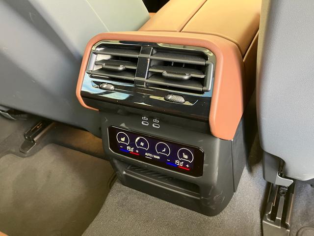 ５シリーズ ５２３ｄ　ｘＤｒｉｖｅツーリング　エクスクルーシブ　認定中古車　元試乗車　サンルーフ　ＡＣＣ　２０ＡＷ　黒本革シート　ｈａｒｍａｎ／ｋａｒｄｏｎスピーカー　ヘッドアップディスプレイ　アクティブベンチレーション　フルセグＴＶ　電動テールゲート（47枚目）