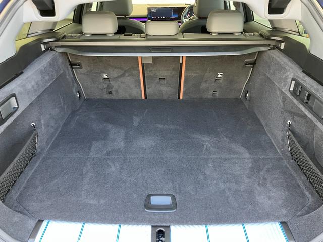 ５シリーズ ５２３ｄ　ｘＤｒｉｖｅツーリング　エクスクルーシブ　認定中古車　元試乗車　サンルーフ　ＡＣＣ　２０ＡＷ　黒本革シート　ｈａｒｍａｎ／ｋａｒｄｏｎスピーカー　ヘッドアップディスプレイ　アクティブベンチレーション　フルセグＴＶ　電動テールゲート（48枚目）