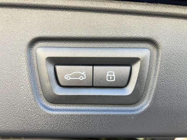 ５シリーズ ５２３ｄ　ｘＤｒｉｖｅツーリング　エクスクルーシブ　認定中古車　元試乗車　サンルーフ　ＡＣＣ　２０ＡＷ　黒本革シート　ｈａｒｍａｎ／ｋａｒｄｏｎスピーカー　ヘッドアップディスプレイ　アクティブベンチレーション　フルセグＴＶ　電動テールゲート（50枚目）