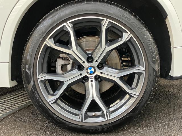 Ｘ５ ｘＤｒｉｖｅ　４０ｄ　Ｍスポーツ　認定中古車　元試乗車　サンルーフ　７人乗り　黒本革　ｈａｒｍａｎ／ｋａｒｄｏｎ　ドリンク温冷　ステアリングヒーター　アクティブベンチレーション　２１ＡＷ　エアサス　フルセグＴＶ　電動テールゲート（10枚目）