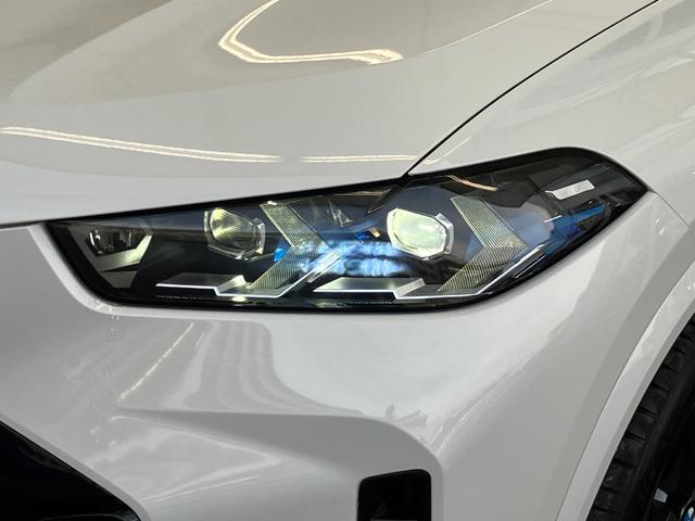 Ｘ５ ｘＤｒｉｖｅ　４０ｄ　Ｍスポーツ　認定中古車　元試乗車　サンルーフ　７人乗り　黒本革　ｈａｒｍａｎ／ｋａｒｄｏｎ　ドリンク温冷　ステアリングヒーター　アクティブベンチレーション　２１ＡＷ　エアサス　フルセグＴＶ　電動テールゲート（14枚目）