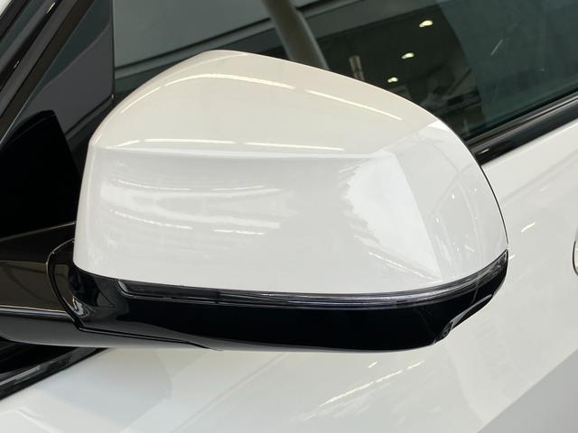 Ｘ５ ｘＤｒｉｖｅ　４０ｄ　Ｍスポーツ　認定中古車　元試乗車　サンルーフ　７人乗り　黒本革　ｈａｒｍａｎ／ｋａｒｄｏｎ　ドリンク温冷　ステアリングヒーター　アクティブベンチレーション　２１ＡＷ　エアサス　フルセグＴＶ　電動テールゲート（15枚目）