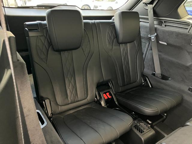 Ｘ５ ｘＤｒｉｖｅ　４０ｄ　Ｍスポーツ　認定中古車　元試乗車　サンルーフ　７人乗り　黒本革　ｈａｒｍａｎ／ｋａｒｄｏｎ　ドリンク温冷　ステアリングヒーター　アクティブベンチレーション　２１ＡＷ　エアサス　フルセグＴＶ　電動テールゲート（25枚目）