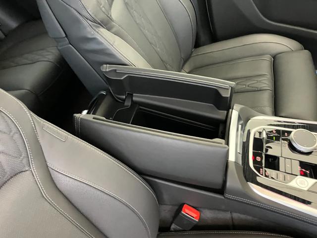 Ｘ５ ｘＤｒｉｖｅ　４０ｄ　Ｍスポーツ　認定中古車　元試乗車　サンルーフ　７人乗り　黒本革　ｈａｒｍａｎ／ｋａｒｄｏｎ　ドリンク温冷　ステアリングヒーター　アクティブベンチレーション　２１ＡＷ　エアサス　フルセグＴＶ　電動テールゲート（45枚目）