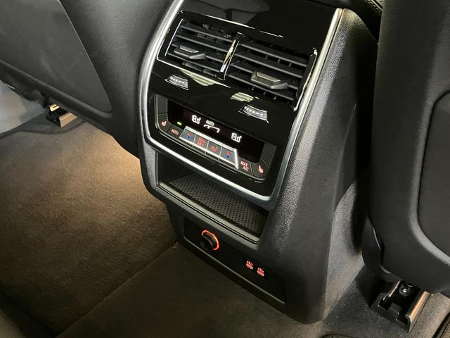 Ｘ５ ｘＤｒｉｖｅ　４０ｄ　Ｍスポーツ　認定中古車　元試乗車　サンルーフ　７人乗り　黒本革　ｈａｒｍａｎ／ｋａｒｄｏｎ　ドリンク温冷　ステアリングヒーター　アクティブベンチレーション　２１ＡＷ　エアサス　フルセグＴＶ　電動テールゲート（48枚目）