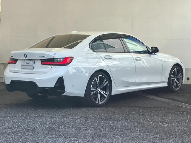 ３シリーズ ３２０ｄ　ｘＤｒｉｖｅＭスポーツエディションシャドー　認定中古車　元試乗車　２年保証付　ハーフレザーシート　シートヒーター　ヘッドアップディスプレイ　電動シート　アクティブクルーズコントロール　１９インチＡＷ　電動テールゲート　全周囲カメラ（8枚目）