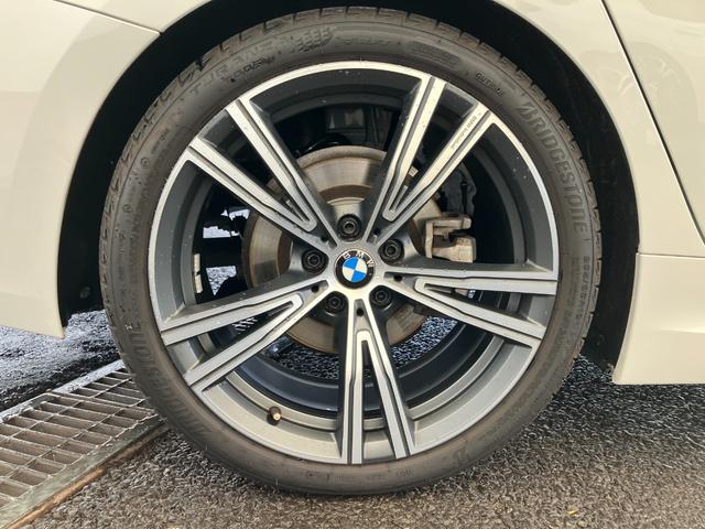 ３シリーズ ３２０ｄ　ｘＤｒｉｖｅＭスポーツエディションシャドー　認定中古車　元試乗車　２年保証付　ハーフレザーシート　シートヒーター　ヘッドアップディスプレイ　電動シート　アクティブクルーズコントロール　１９インチＡＷ　電動テールゲート　全周囲カメラ（10枚目）