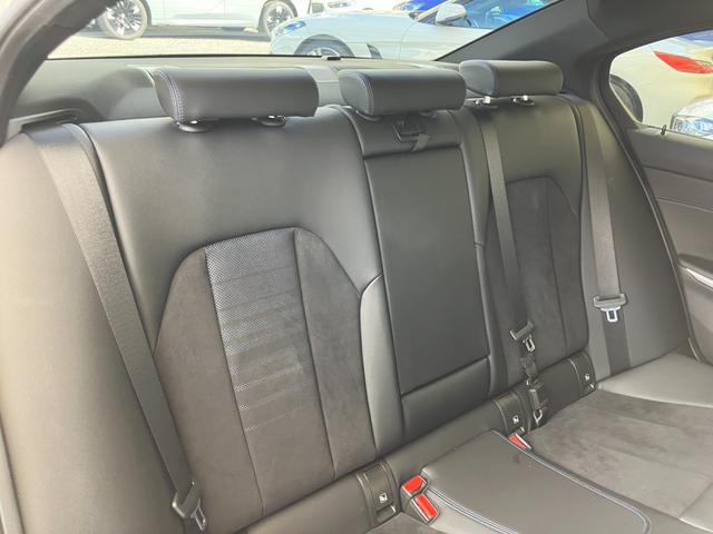 ３シリーズ ３２０ｄ　ｘＤｒｉｖｅＭスポーツエディションシャドー　認定中古車　元試乗車　２年保証付　ハーフレザーシート　シートヒーター　ヘッドアップディスプレイ　電動シート　アクティブクルーズコントロール　１９インチＡＷ　電動テールゲート　全周囲カメラ（20枚目）
