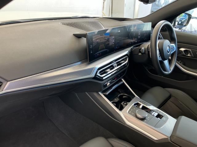 ３シリーズ ３２０ｄ　ｘＤｒｉｖｅＭスポーツエディションシャドー　認定中古車　元試乗車　２年保証付　ハーフレザーシート　シートヒーター　ヘッドアップディスプレイ　電動シート　アクティブクルーズコントロール　１９インチＡＷ　電動テールゲート　全周囲カメラ（23枚目）