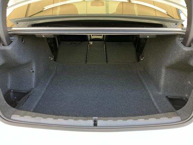 ３シリーズ ３２０ｄ　ｘＤｒｉｖｅＭスポーツエディションシャドー　認定中古車　元試乗車　２年保証付　ハーフレザーシート　シートヒーター　ヘッドアップディスプレイ　電動シート　アクティブクルーズコントロール　１９インチＡＷ　電動テールゲート　全周囲カメラ（44枚目）