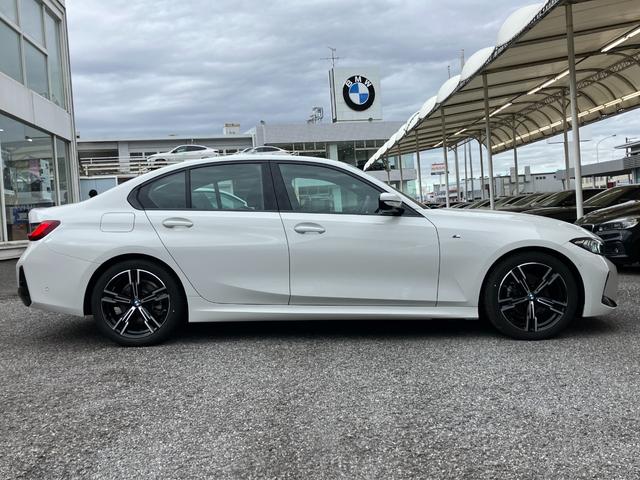 3シリーズ 318i Mスポーツ 認定中古車 元試乗車 2年保証付 シートヒーター ACC ヘッドアップディスプレイ アクティブクルーズコントロール 18インチAW 電動リアゲート 全周囲カメラ ETC(7枚目)