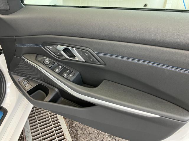 3シリーズ 318i Mスポーツ 認定中古車 元試乗車 2年保証付 シートヒーター ACC ヘッドアップディスプレイ アクティブクルーズコントロール 18インチAW 電動リアゲート 全周囲カメラ ETC(18枚目)