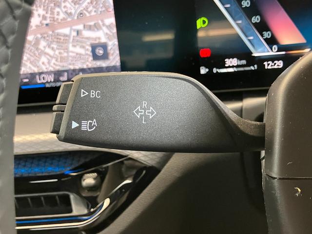 3シリーズ 318i Mスポーツ 認定中古車 元試乗車 2年保証付 シートヒーター ACC ヘッドアップディスプレイ アクティブクルーズコントロール 18インチAW 電動リアゲート 全周囲カメラ ETC(29枚目)