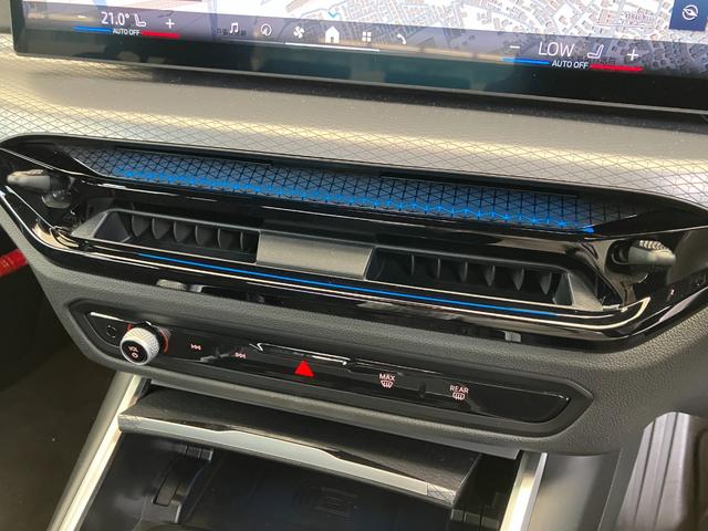 3シリーズ 318i Mスポーツ 認定中古車 元試乗車 2年保証付 シートヒーター ACC ヘッドアップディスプレイ アクティブクルーズコントロール 18インチAW 電動リアゲート 全周囲カメラ ETC(33枚目)