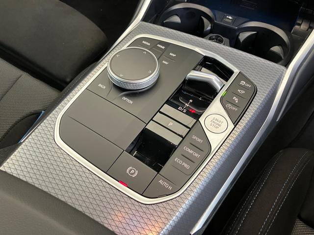 3シリーズ 318i Mスポーツ 認定中古車 元試乗車 2年保証付 シートヒーター ACC ヘッドアップディスプレイ アクティブクルーズコントロール 18インチAW 電動リアゲート 全周囲カメラ ETC(35枚目)