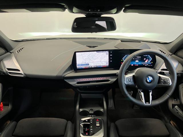 １シリーズ １２０ｄ　Ｍスポーツ　認定中古車　元試乗車　ハーフレザーシート　ヘッドアップディスプレイ　ｈａｒｍａｎ／ｋａｒｄｏｎスピーカー　シートヒーター　電動シート　ＡＣＣ　１８インチＡＷ　電動テールゲート　全周囲カメラ（4枚目）
