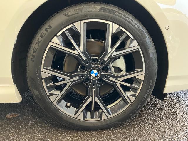１シリーズ １２０ｄ　Ｍスポーツ　認定中古車　元試乗車　ハーフレザーシート　ヘッドアップディスプレイ　ｈａｒｍａｎ／ｋａｒｄｏｎスピーカー　シートヒーター　電動シート　ＡＣＣ　１８インチＡＷ　電動テールゲート　全周囲カメラ（13枚目）