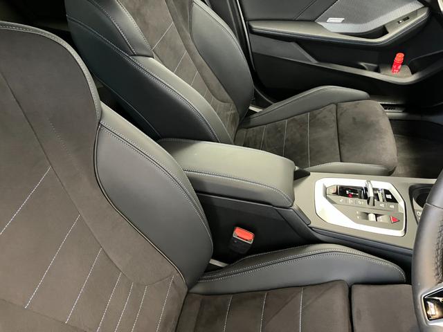 １シリーズ １２０ｄ　Ｍスポーツ　認定中古車　元試乗車　ハーフレザーシート　ヘッドアップディスプレイ　ｈａｒｍａｎ／ｋａｒｄｏｎスピーカー　シートヒーター　電動シート　ＡＣＣ　１８インチＡＷ　電動テールゲート　全周囲カメラ（36枚目）