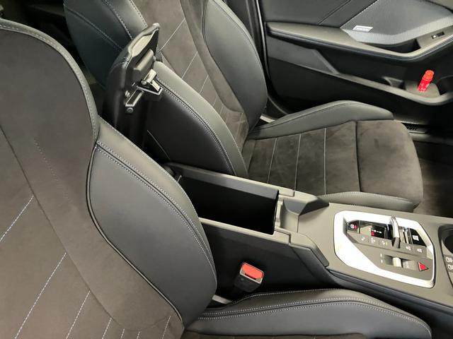 １シリーズ １２０ｄ　Ｍスポーツ　認定中古車　元試乗車　ハーフレザーシート　ヘッドアップディスプレイ　ｈａｒｍａｎ／ｋａｒｄｏｎスピーカー　シートヒーター　電動シート　ＡＣＣ　１８インチＡＷ　電動テールゲート　全周囲カメラ（37枚目）