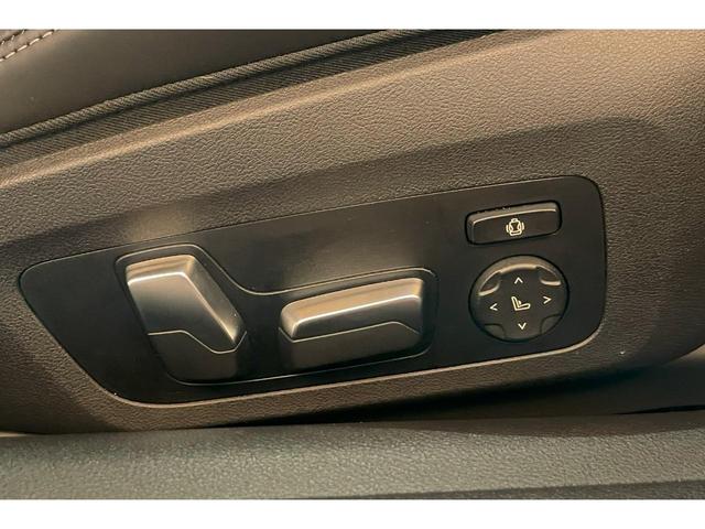 Ｍ４クーペ　コンペティション　Ｍ　ｘＤｒｉｖｅ　４ＷＤ　ＡＣＣ　ＨＵＤ　ｈａｒｍａｎ／ｋａｒｄｏｎ　全周囲カメラ　カーボンルーフ　カーボンインテリア　ＬＥＤヘッドライト　コンフォートアクセス(36枚目)