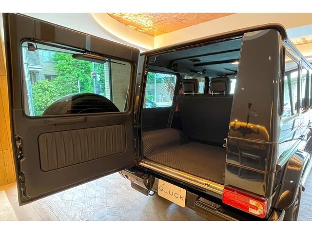 Ｇクラス Ｇ３５０ｄ　デジーノマヌファクトゥーアエディション　１００台限定　スライディングルーフ　ブラック１９インチＡＷ　シートヒーター＆ベンチレーター　レッド／ブラックツートンステアリング　レッドステッチ入ｄｅｓｉｇｎｏレザーインテリア（22枚目）