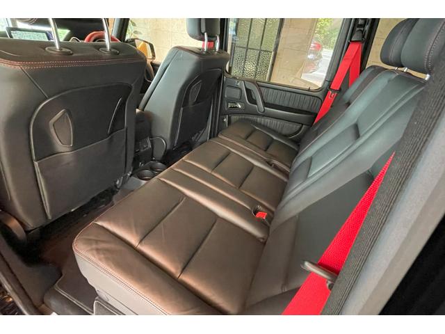Ｇクラス Ｇ３５０ｄ　デジーノマヌファクトゥーアエディション　１００台限定　スライディングルーフ　ブラック１９インチＡＷ　シートヒーター＆ベンチレーター　レッド／ブラックツートンステアリング　レッドステッチ入ｄｅｓｉｇｎｏレザーインテリア（37枚目）