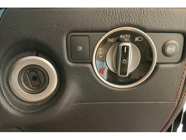 Ｇクラス Ｇ３５０ｄ　デジーノマヌファクトゥーアエディション　１００台限定　スライディングルーフ　ブラック１９インチＡＷ　シートヒーター＆ベンチレーター　レッド／ブラックツートンステアリング　レッドステッチ入ｄｅｓｉｇｎｏレザーインテリア（41枚目）