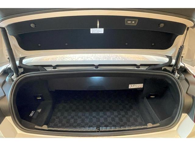 ８シリーズ ８４０ｄ　ｘＤｒｉｖｅカブリオレ　Ｍスポーツ　ＡＣＣ　シートヒーター／ベンチレーション　１９ＡＷ　ｈａｒｍａｎ／ｋａｒｄｏｎ　３６０°ビュー　スマートキー　パワーテールゲート　ＨＵＤ　アンビエントライト　インテリジェントセーフティ　エアスカーフ（25枚目）