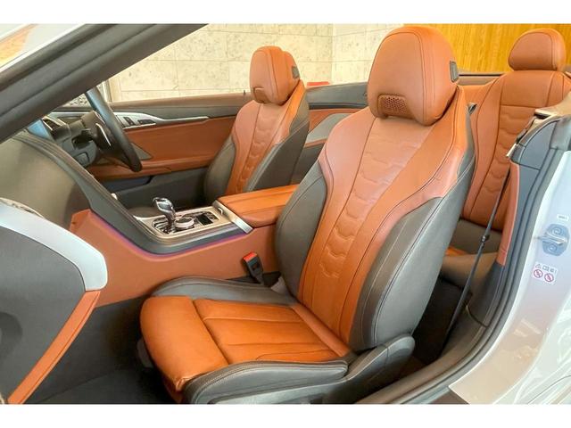 ８シリーズ ８４０ｄ　ｘＤｒｉｖｅカブリオレ　Ｍスポーツ　ＡＣＣ　シートヒーター／ベンチレーション　１９ＡＷ　ｈａｒｍａｎ／ｋａｒｄｏｎ　３６０°ビュー　スマートキー　パワーテールゲート　ＨＵＤ　アンビエントライト　インテリジェントセーフティ　エアスカーフ（30枚目）