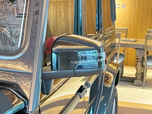 Ｇクラス Ｇ５５０　ＢＲＡＢＵＳマフラー　ｄｅｓｉｇｎｏインテリア　スライディングルーフ　ｈａｒｍａｎ／ｋａｒｄｏｎ　シートヒーター　１９インチＡＷ　ブラックペイント（グリル／ランニングボード／タイヤカバー）（15枚目）