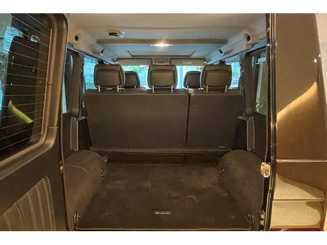 Ｇクラス Ｇ５５０　ＢＲＡＢＵＳマフラー　ｄｅｓｉｇｎｏインテリア　スライディングルーフ　ｈａｒｍａｎ／ｋａｒｄｏｎ　シートヒーター　１９インチＡＷ　ブラックペイント（グリル／ランニングボード／タイヤカバー）（23枚目）