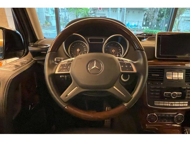 Ｇクラス Ｇ５５０　ＢＲＡＢＵＳマフラー　ｄｅｓｉｇｎｏインテリア　スライディングルーフ　ｈａｒｍａｎ／ｋａｒｄｏｎ　シートヒーター　１９インチＡＷ　ブラックペイント（グリル／ランニングボード／タイヤカバー）（40枚目）