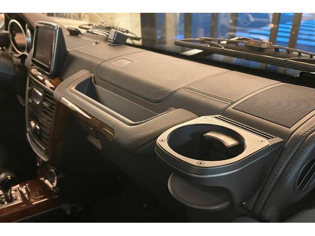 Ｇクラス Ｇ５５０　ＢＲＡＢＵＳマフラー　ｄｅｓｉｇｎｏインテリア　スライディングルーフ　ｈａｒｍａｎ／ｋａｒｄｏｎ　シートヒーター　１９インチＡＷ　ブラックペイント（グリル／ランニングボード／タイヤカバー）（48枚目）