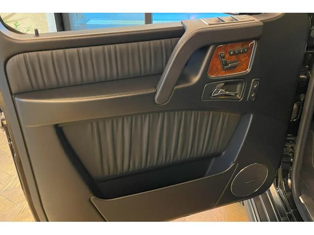 Ｇクラス Ｇ５５０　ＢＲＡＢＵＳマフラー　ｄｅｓｉｇｎｏインテリア　スライディングルーフ　ｈａｒｍａｎ／ｋａｒｄｏｎ　シートヒーター　１９インチＡＷ　ブラックペイント（グリル／ランニングボード／タイヤカバー）（49枚目）