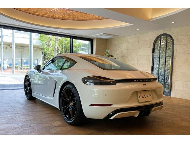 ７１８ケイマン ７１８ケイマン　６ＭＴ　ワンオーナー　スポーツデザインＰＫＧ　スポーツクロノＰＫＧ　スポーツテールパイプ　ＰＡＳＭ　ＧＴスポーツステアリング　シートヒーター　バックカメラ　スポエグ　電動可倒式ミラー（4枚目）