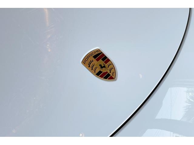 ７１８ケイマン ７１８ケイマン　６ＭＴ　ワンオーナー　スポーツデザインＰＫＧ　スポーツクロノＰＫＧ　スポーツテールパイプ　ＰＡＳＭ　ＧＴスポーツステアリング　シートヒーター　バックカメラ　スポエグ　電動可倒式ミラー（14枚目）
