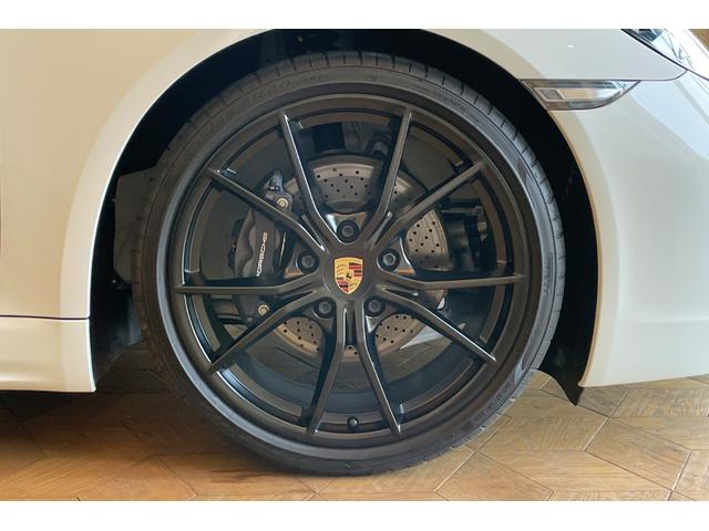 ７１８ケイマン ７１８ケイマン　６ＭＴ　ワンオーナー　スポーツデザインＰＫＧ　スポーツクロノＰＫＧ　スポーツテールパイプ　ＰＡＳＭ　ＧＴスポーツステアリング　シートヒーター　バックカメラ　スポエグ　電動可倒式ミラー（16枚目）