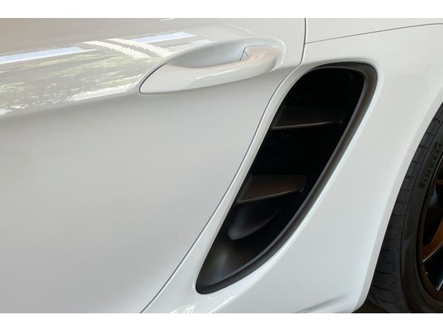７１８ケイマン ７１８ケイマン　６ＭＴ　ワンオーナー　スポーツデザインＰＫＧ　スポーツクロノＰＫＧ　スポーツテールパイプ　ＰＡＳＭ　ＧＴスポーツステアリング　シートヒーター　バックカメラ　スポエグ　電動可倒式ミラー（19枚目）