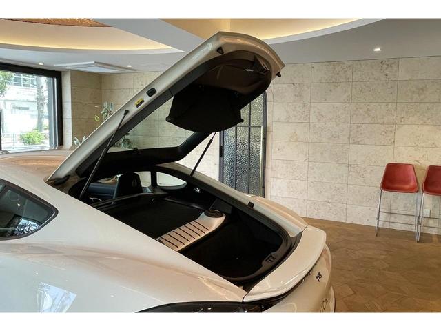 ７１８ケイマン ７１８ケイマン　６ＭＴ　ワンオーナー　スポーツデザインＰＫＧ　スポーツクロノＰＫＧ　スポーツテールパイプ　ＰＡＳＭ　ＧＴスポーツステアリング　シートヒーター　バックカメラ　スポエグ　電動可倒式ミラー（27枚目）