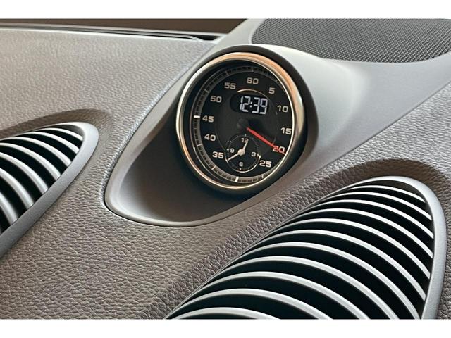 ７１８ケイマン ７１８ケイマン　６ＭＴ　ワンオーナー　スポーツデザインＰＫＧ　スポーツクロノＰＫＧ　スポーツテールパイプ　ＰＡＳＭ　ＧＴスポーツステアリング　シートヒーター　バックカメラ　スポエグ　電動可倒式ミラー（42枚目）