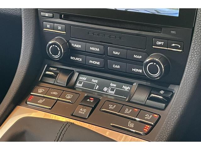 ７１８ケイマン ７１８ケイマン　６ＭＴ　ワンオーナー　スポーツデザインＰＫＧ　スポーツクロノＰＫＧ　スポーツテールパイプ　ＰＡＳＭ　ＧＴスポーツステアリング　シートヒーター　バックカメラ　スポエグ　電動可倒式ミラー（45枚目）