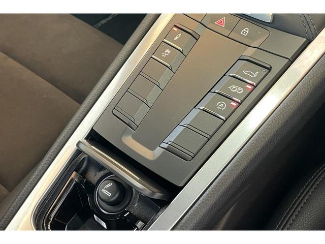 ７１８ケイマン ７１８ケイマン　６ＭＴ　ワンオーナー　スポーツデザインＰＫＧ　スポーツクロノＰＫＧ　スポーツテールパイプ　ＰＡＳＭ　ＧＴスポーツステアリング　シートヒーター　バックカメラ　スポエグ　電動可倒式ミラー（48枚目）