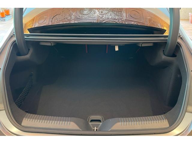 ＣＬＳクラス ＣＬＳ５３　４マチック＋　受注生産色　ガラスＳＲ　トランクスポイラー　ＡＭＧスポーツステアリング　ツインルーバーグリル　２０インチＡＭＧアルミ　デュアルツインエグゾーストパイプ　ＡＭＧスタイリングＰＫＧ　レーダーセーフティ（26枚目）