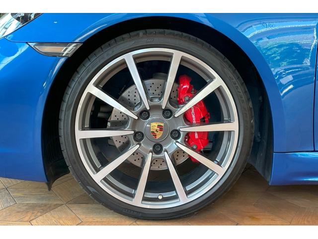 ７１８ケイマン ７１８ケイマンＧＴＳ　スポーツクロノＰＫＧ　ＡＣＣ　エントリ－ドライブ　ＬＥＤヘッドライト　２０インチカレラクラシック　スポーツデザインＰＫＧ　ティンテッドテールライト　スポーツシートプラス　アルカンターラルーフライニング（15枚目）