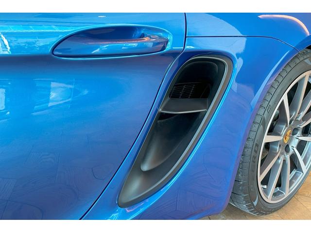 ７１８ケイマン ７１８ケイマンＧＴＳ　スポーツクロノＰＫＧ　ＡＣＣ　エントリ－ドライブ　ＬＥＤヘッドライト　２０インチカレラクラシック　スポーツデザインＰＫＧ　ティンテッドテールライト　スポーツシートプラス　アルカンターラルーフライニング（18枚目）