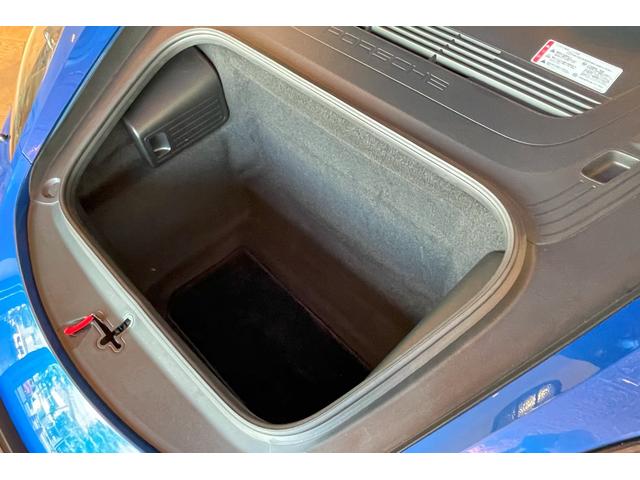７１８ケイマン ７１８ケイマンＧＴＳ　スポーツクロノＰＫＧ　ＡＣＣ　エントリ－ドライブ　ＬＥＤヘッドライト　２０インチカレラクラシック　スポーツデザインＰＫＧ　ティンテッドテールライト　スポーツシートプラス　アルカンターラルーフライニング（27枚目）