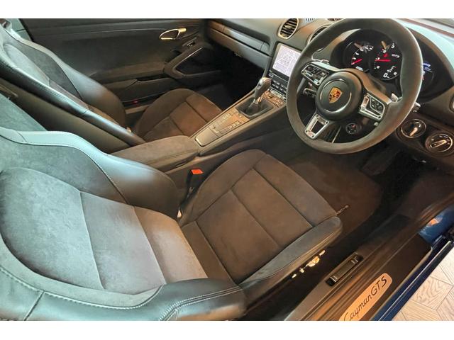 ７１８ケイマン ７１８ケイマンＧＴＳ　スポーツクロノＰＫＧ　ＡＣＣ　エントリ－ドライブ　ＬＥＤヘッドライト　２０インチカレラクラシック　スポーツデザインＰＫＧ　ティンテッドテールライト　スポーツシートプラス　アルカンターラルーフライニング（33枚目）