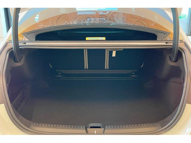 Ｅクラス Ｅ３００　エクスクルーシブ　パノラマＳＲ　デジタルインテリアＰＫＧ　ＡＭＧラインＰＫＧ　レザーエクスクルーシブＰＫＧ　セルフィ―＆ビデオカメラ　ブラウンオープンポアメープルウッド（27枚目）