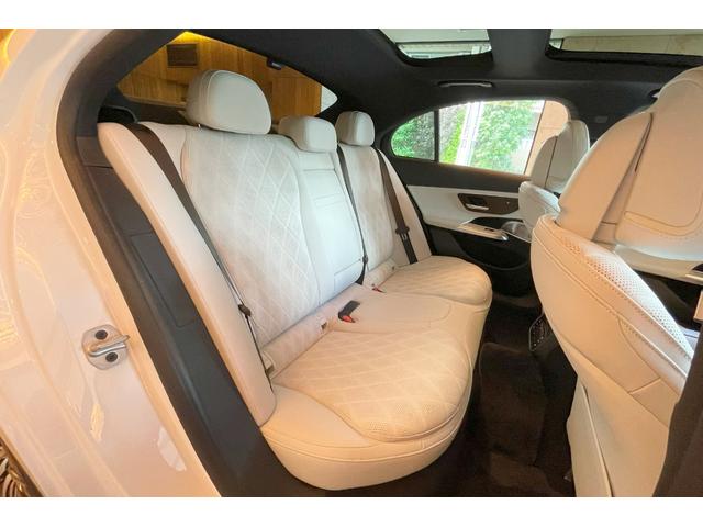 Ｅクラス Ｅ３００　エクスクルーシブ　パノラマＳＲ　デジタルインテリアＰＫＧ　ＡＭＧラインＰＫＧ　レザーエクスクルーシブＰＫＧ　セルフィ―＆ビデオカメラ　ブラウンオープンポアメープルウッド（36枚目）